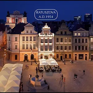 Apartamento Ratuszova Stary Rynek Old Market Square Premium & Restaurant Ad 1954, Poznan
